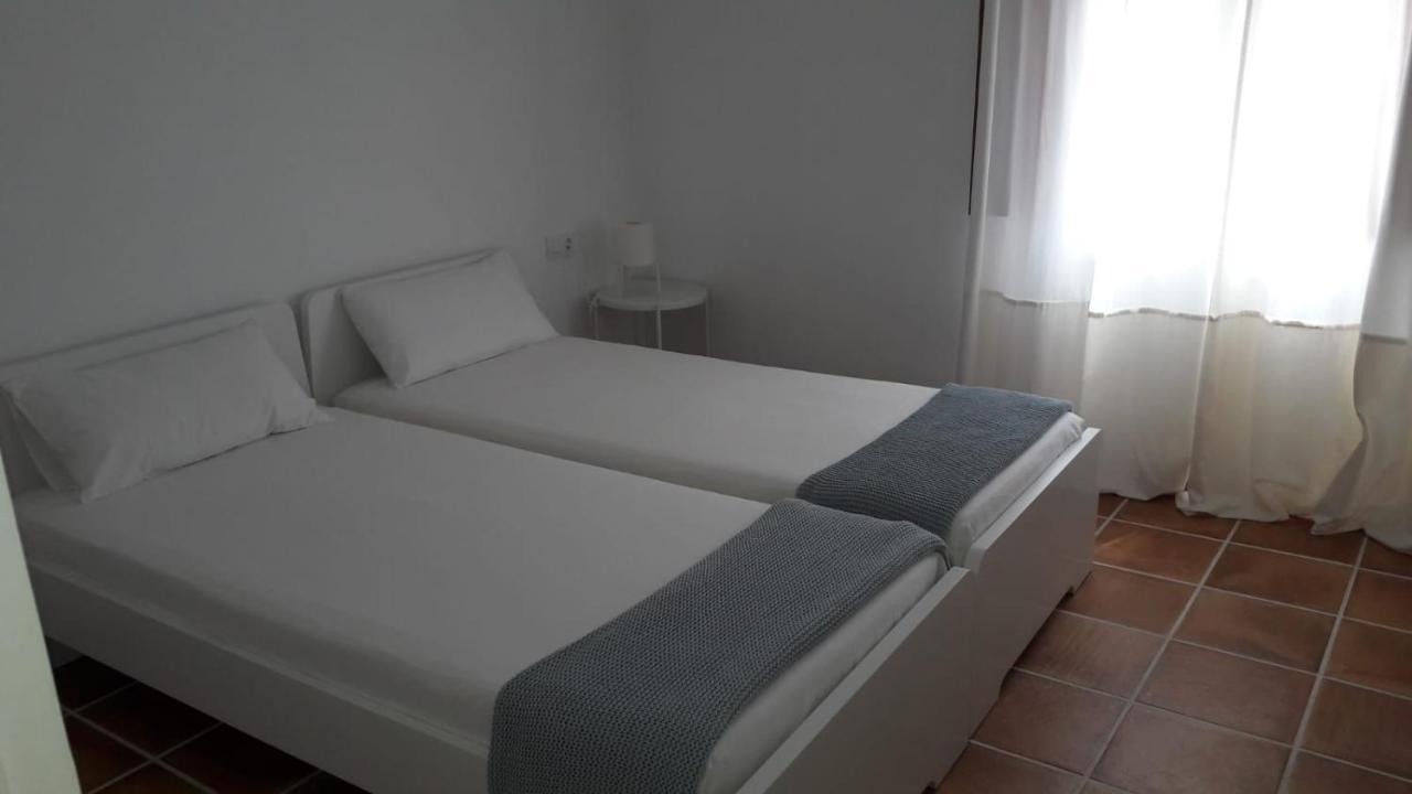Moderna Casa De Pueblo En El Casco Viejo De *